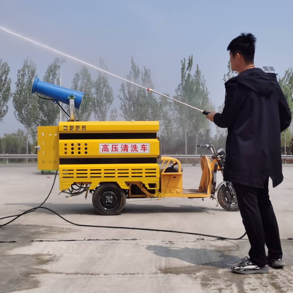 十堰環(huán)衛(wèi)利器 電動(dòng)三輪高壓清洗車，讓路面保潔與淤泥沖洗更高效